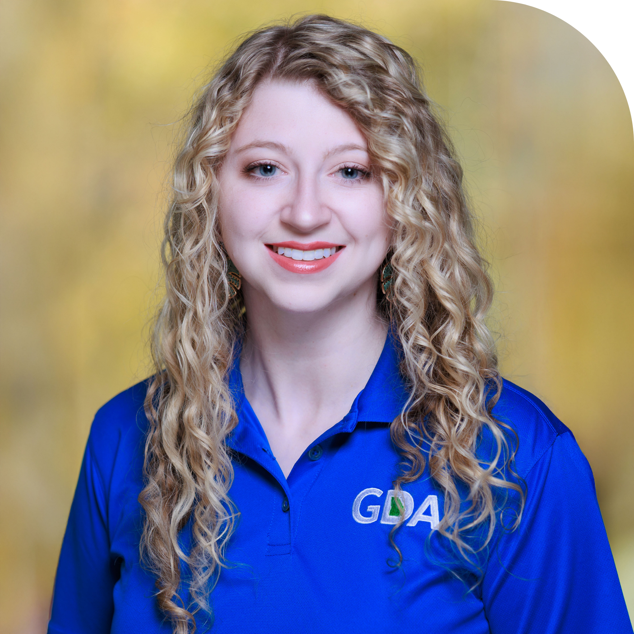 Stephanie DeLaHunt Headshot